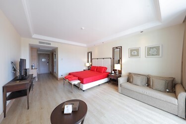 Honeymoon Executive Suite
