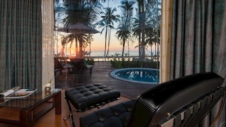 Oceanfront Jacuzzi Villa