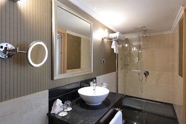 Platinum Duplex Suite with Pool