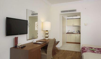 Junior Suite Land View