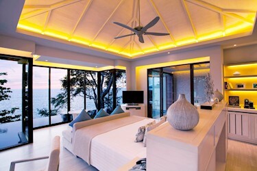 One Bedroom Ocean Pool Villa