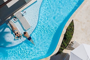 Select Junior Suite Swim Up