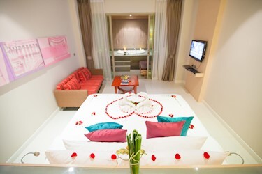Deluxe Jacuzzi Room